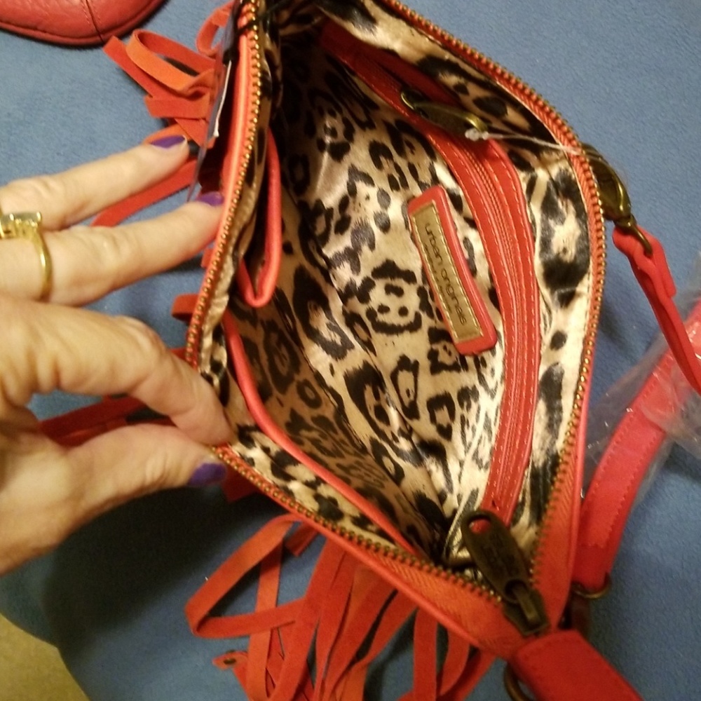 NWT💥Urban Originals Red Crossbody & leapard "Lover" clutch - Picture 5 of 6